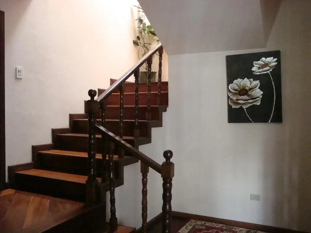 Hostal Santa Maria Gracia Quito 2*,